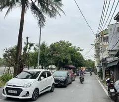 Rẻ nhất Thủ Đô-70m x 3 tầng-gara ô tô-gần hồ-nhà mới ở luôn-hàng xóm AEON Long Biên