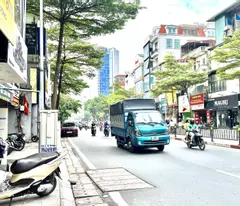 bán nhà phố Tây Sơn, Q.Đống Đa, mặt tiền rộng, nhà phố giá trong ngõ