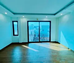 Bán nhà LÔ GÓC 46m giá ~ 5 tỷ- MỚI KÍNH KOONG - 5 tầng - NGÕ THÔNG Ô TÔ KINH DOANH tại La Phù
