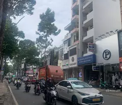 - Hàng Hiếm Ngang 8.4.m Mặt tiền kinh doanh sầm uất  Hùng Vương Quận 10 Sát Vách Quận 5