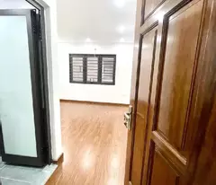 Bán nhà Hoàng Quốc Việt,34m2,6T,Lô góc, nhà mới, thang máy, ngõ thông, oto 10m 7tỷ95