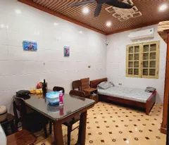 Bán nhà Phố Hoàng Cầu, Khu Phân Lô, Gần Hồ Sinh Thái, 42mx4T, Giá: 12.95 Tỷ, Lh: 0396935190.
