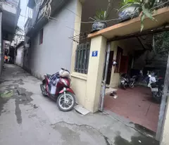 Bán nhà Giải Phóng giá 4.85 tỷ, diện tích 96m2, 4 tầng, mặt tiền 12m