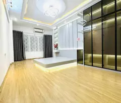 Cực hiếm Bồ Đề, Long Biên Gara Ô Tô, Ngõ thông kinh Doanh, Vài bước ra Phố