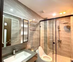 Bán nhà 8 tầng phố Hoàng Quốc Việt 60m2, phân lô ô tô, thang máy, 2 thoáng, giá 21.5 tỷ.