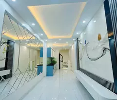 Bán nhà Phố Hoàng Cầu, Vị Trí Đắc Địa, Khung Cột Chắc Chắn, 35mx5T, Giá: 8.1 Tỷ, Lh: 0396935190.