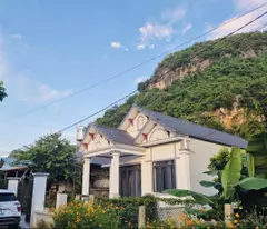 Cơ hội sở hữu nhà mái thái tại Mộc Châu giá rẻ, nhà mới xây, Gần trung tâm du lịch Mộc Châu.