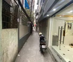 Bán nhà Trương Định giá 5.6 tỷ, diện tích 24m2, 4 tầng, mặt tiền 3m