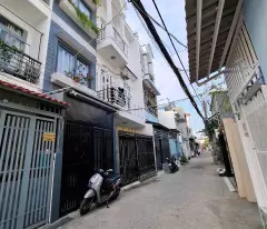 Hẻm ôtô, Nhà 3 tầng, Full nội thất, Ngang 4M, Huỳnh Tấn Phát. 40M2, Chỉ 3.3Tỷ,