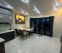 Cho thuê nhà mặt phố Hạ Hồi, Tân Lập. Mặt đường rộng kinh doanh tốt, Ôtô vào. Nhà ở ngay