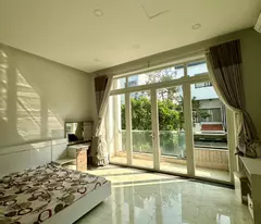 KHU DÂN CƯ PHI LONG 5- NHÀ 4 TẦNG MỚI ĐẸP LUNG LINH -XE HƠI NGỦ TRONG NHÀ -NGANG ĐẸP 5M -TẶNG NỘI