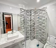 BÁN NHÀ PHÂN LÔ VỈA HÈ TRỊNH ĐÌNH CỬU- HOÀNG MAI, 7 TẦNG, THANG MÁY, GIÁ 19,9TỶ.
