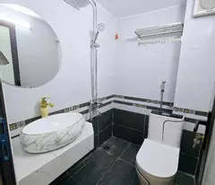 Bán nhà Phố Hoàng Cầu, Nhà Hai Mặt, Gần Hồ, 57mx5T, Giá: 10.5 Tỷ, Lh: 0396935190.