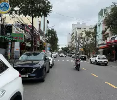 Bán LỖ nhanh nhà mặt tiền Núi Thành