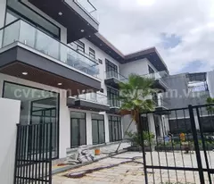 Bán Biệt Thự Hồ Bơi 16 Phòng Ngủ Gần Biển