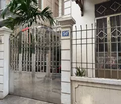 Cho thuê nhà Âu Cơ, Tây Hồ, Hà Nội- Nhà rộng thoáng mát-HĐ lâu dài