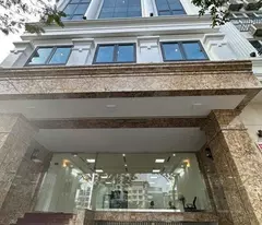 Bán tòa 8 nổi 1 hầm phố Lạc Long Quân 75 tỷ 145m2, MT7.5m kinh doanh gần Quận Ủy