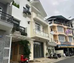 BÁN NHÀ SỔ RIÊNG XÂY DỰNG 3 TẦNG 6 PHÒNG ĐƯỜNG ĐOÀN THỊ ĐIỂM P4 ĐÀ LẠT GIÁ 16 TỶ
