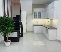 Bán nhà Thanh Lân giá 5.7 tỷ, diện tích 30m2, 5 tầng, mặt tiền 5m