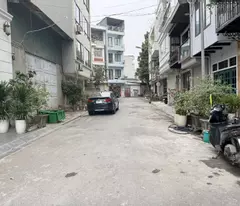 Bán 90m2 nhà 5 tầng ngõ 74 Phố Gia Thượng, Long Biên. Ngay sát Khai Sơn Hill và Trường Quốc Tế Pháp