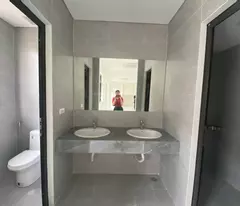 Chính chủ cho thuê tòa nhà Him Lam Vạn Phúc Hà Đông 6 tầng 182m2 hoàn thiện cực đẹp giá ưu đãi lớn