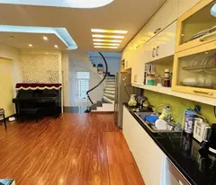 NHÀ PHỐ YÊN HOÀ 41M – 5 TẦNG NHƯ MỚI – KHUNG CỘT BÊ TÔNG CHẮC CHẮN – NGÕ NÔNG RỘNG – Ô TÔ VÀO NHÀ
