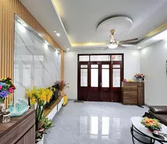 Dưới đây là một số gợi ý tiêu đề cho tin rao bán bất động sản của bạn, tuân thủ các yêu cầu về độ
