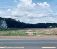 Bán lô sát ngay MT nhựa 14m, giá 480tr 250m2 sổ hồng riêng,gần trường chợ Bình Phước