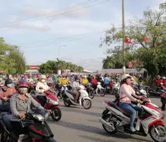 Bán lô sát ngay MT nhựa 14m, giá 480tr 250m2 sổ hồng riêng,gần trường chợ Bình Phước
