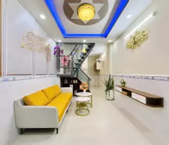 Hẻm trước nhà 2.5m, khu dân trí cao. Gần Chợ, trường học, công viên Làng Hoa. Chỉ 3.38 TỶ