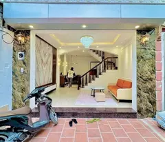 Bán nhà riêng vừa ở vừa kinh doanh 5 tầng, 4PN, 4WC, 55m2, giá 9 tỷ tại Phố Hoàng Cầu, Đống Đa, Hà