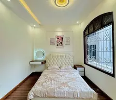 Bán nhà riêng vừa ở vừa kinh doanh 5 tầng, 4PN, 4WC, 55m2, giá 9 tỷ tại Phố Hoàng Cầu, Đống Đa, Hà