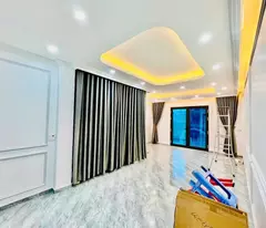 Nhà đẹp ở luôn ở La Thành, Đống Đa diện tích 52m2, 4 tầng, mặt tiền 4.8m, gara oto, Giá 18.5 Tỷ