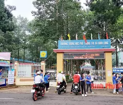 Bán Lô Đất Thổ Cư Ngay Góc Ngã 4 Đường Phan Bội Châu Trường Chuyên Bình Long 268tr