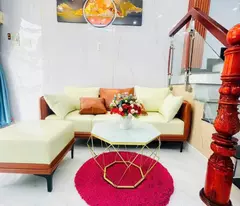 Vị trí bao đẹp , nhà nằm giữa mấy chợ và trường học siêu thị xung quanh. Chỉ 3.78 Tỷ