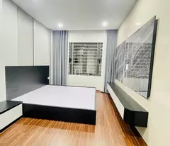 Bán nhà Phố Hoàng Cầu, Vị Trí Trung Tâm, Nhà Mới, Gần Hồ, 39mx5T, Giá: 9.9 Tỷ, Lh: 0396935190.
