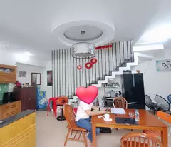 Bán nhà đường Phạm Văn Hai, P5, Tân Bình, 104m2, 3 tầng, 5 PN, nở hậu, giá rẻ