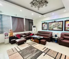 Bán CHDV 10 Phòng - 8 Tâng TM, Dương Quảng Hàm  ngõ Thông Thoáng, Gần phố chính nhỉnh 14 tỷ