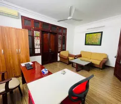 Bán nhà phân lô lê thanh nghị 5 tầng ô chờ thang máy 10m ra phố kinh doanh hai bà trưng