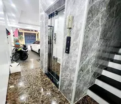 Bán nhà phân lô yên lạc 5 tầng thang máy long lanh ô tô dừng đỗ vào nhà hai bà trưng