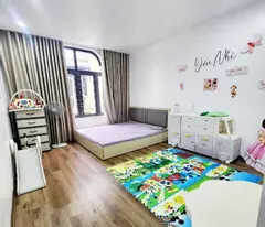 Bán nhà phân lô yên lạc 5 tầng thang máy long lanh ô tô dừng đỗ vào nhà hai bà trưng