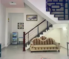 Hạ giá bán gấp nhà 3 tầng hẻm oto Lê Hồng Phong, phường Phước Hải, tp Nha Trang