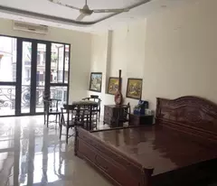 Bán nhà phố Lạc Long Quân 77m2, 4T, MT4.5m xây đẹp giá 18.3 tỷ ô tô thoải mái gần Hồ