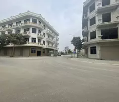 NHÀ 4 TẦNG TRUNG TÂM TP.THANH HÓA. 100% SẴN SỔ SANG TÊN NGAY. TRƯỜNG LIÊN CẤP QUỐC TẾ. LH: 0966