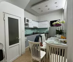 Bán nhà riêng Cầu Giấy, ngõ thông, 35m2, 5 tầng, 6 ngủ,3 bước lên oto