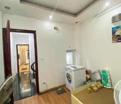 Bán nhà riêng Cầu Giấy, ngõ thông, 35m2, 5 tầng, 6 ngủ,3 bước lên oto