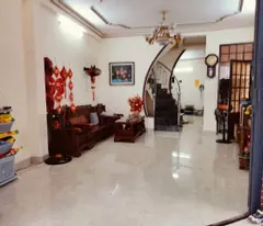 Cần Bán Gấp Căn Nhà Góc 2 Mặt Hẻm Thông Xe Ô Tô, Trung Tâm TP Nha Trang