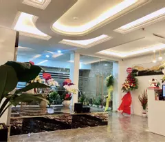 BÁN GẤP KHÁCH SẠN GẦN SÂN BAY - QUẬN TÂN BÌNH - ĐANG KINH DOANH TỐT