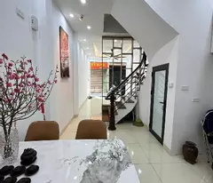 Bán Nhà Khương Đình 36m² 5 Tầng Gần Phố, Full Nội Thất, Ở Đẹp Chỉ 6.78 Tỷ