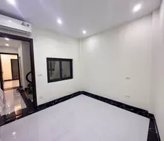 30M- NHỈNH 4T.Ỷ - NGỌC THUỴ - LONG BIÊN - HÀ NỘI .
